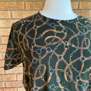 Unique belt pattern tshirt